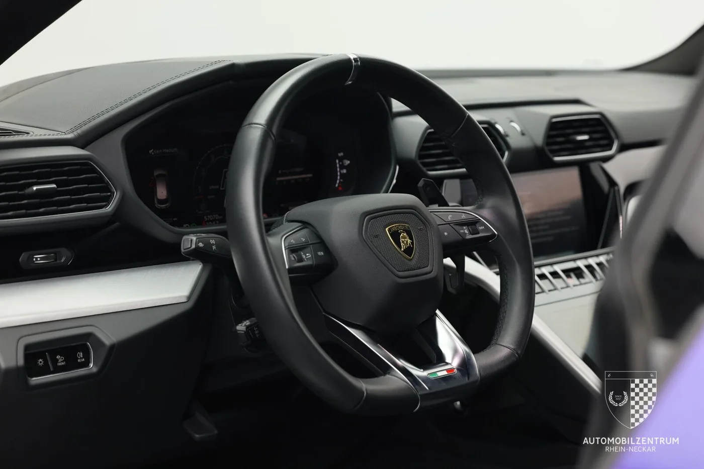 2023 Lamborghini Urus S proposée par un spécialiste de la supercar à Viernheim, Allemagne, photo 14 sur 25