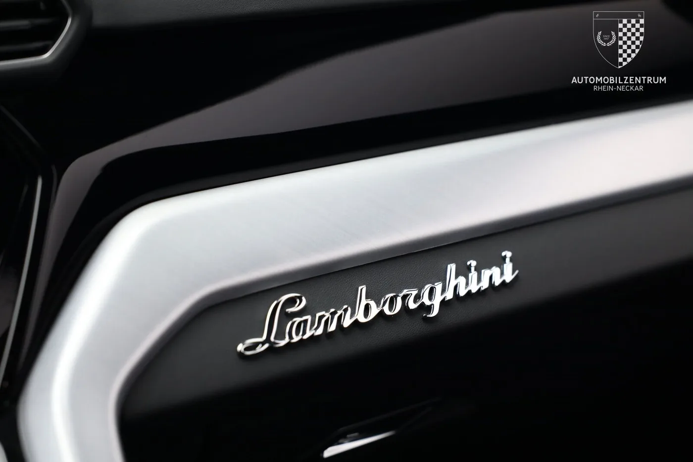 2023 Lamborghini Urus S proposée par un spécialiste de la supercar à Viernheim, Allemagne, photo 16 sur 25