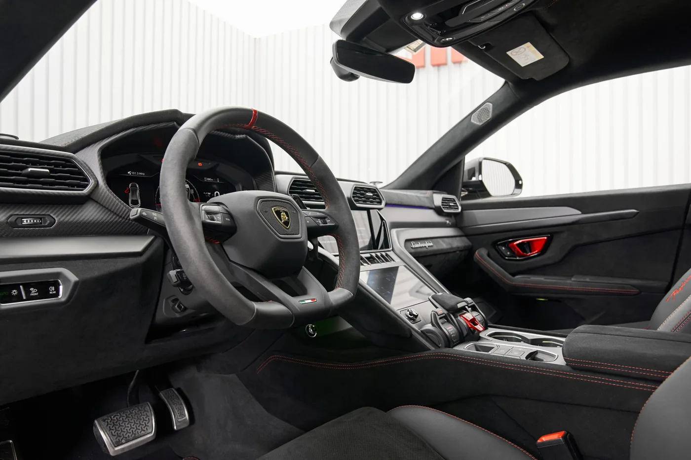 2023 Lamborghini Urus Performante offered by a specialist dealer in Dubai, United Arab Emirates, photo 8 of 10