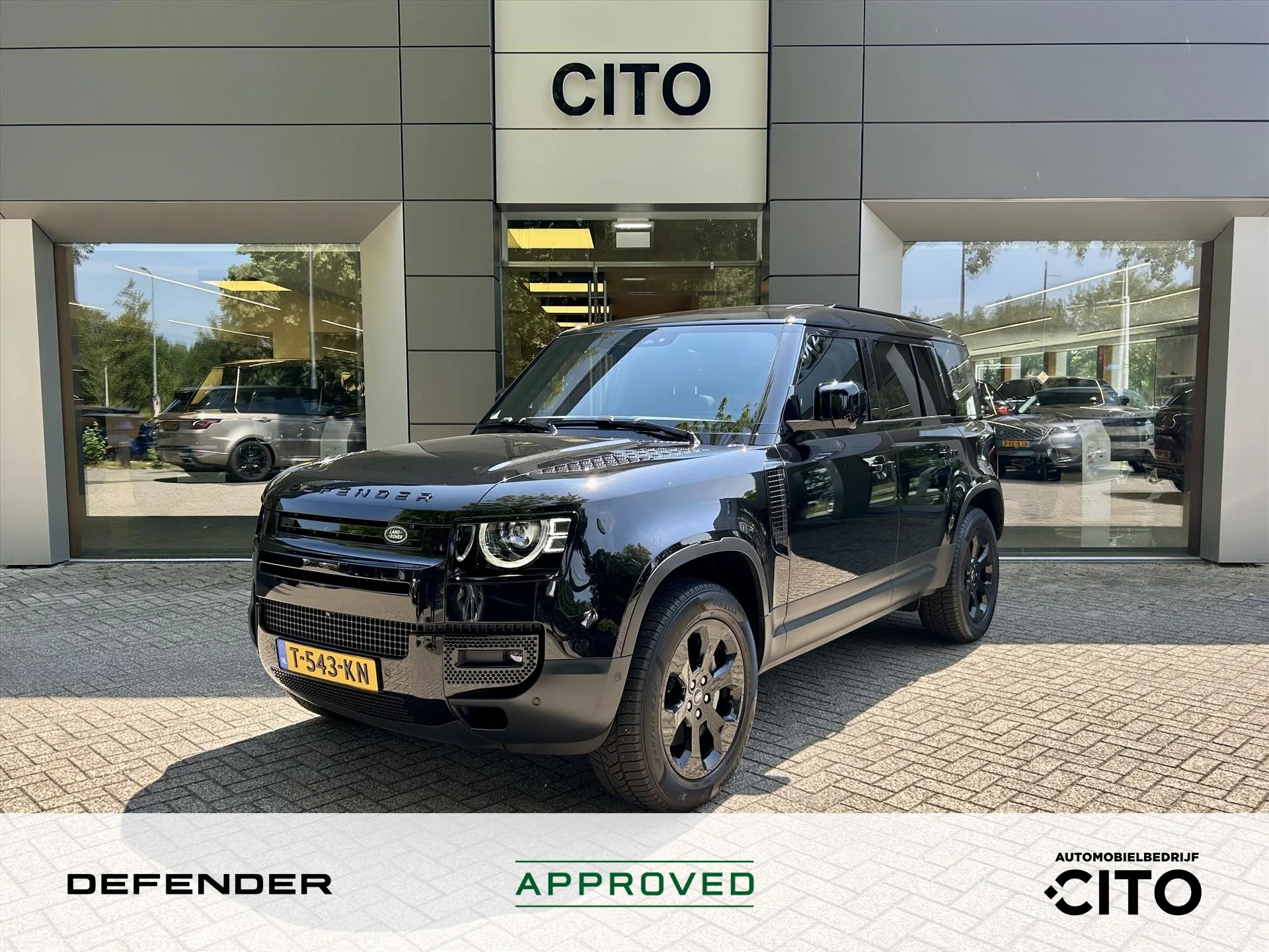 2023 Land Rover Defender 110 proposée par un concessionnaire spécialisé à Eindhoven, Pays-Bas, photo principale