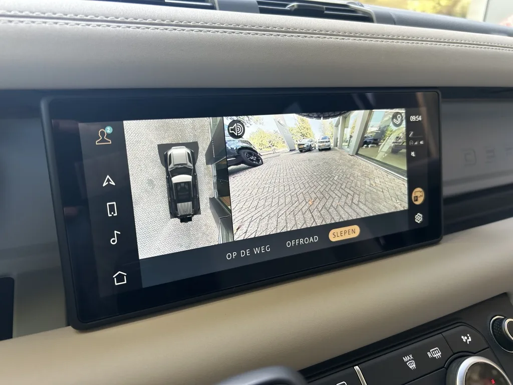 2023 Land Rover Defender 110 P400e SE, 26/30