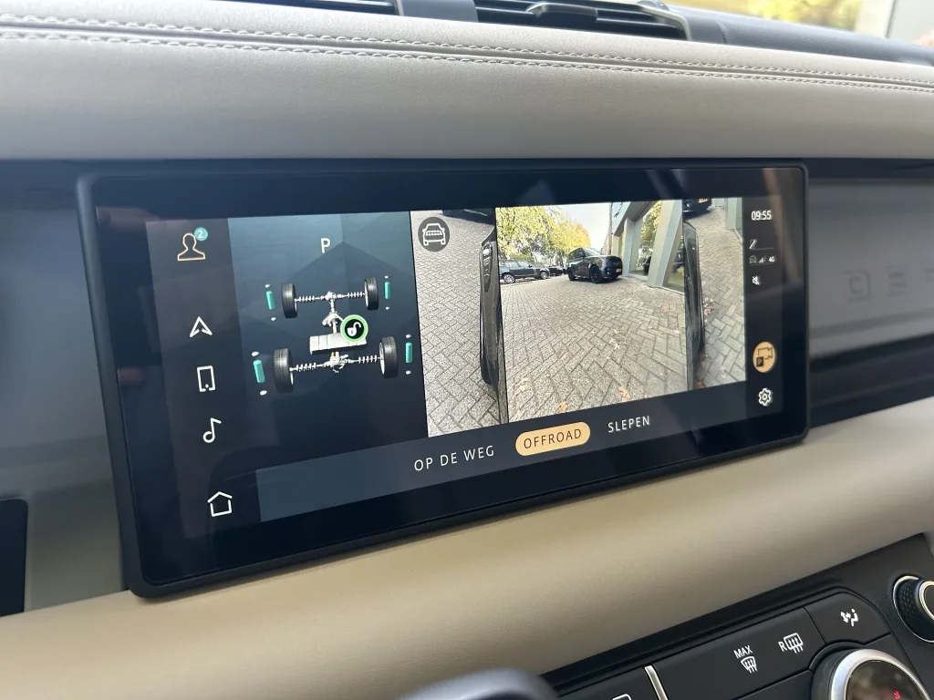 2023 Land Rover Defender 110 P400e SE, 27/30