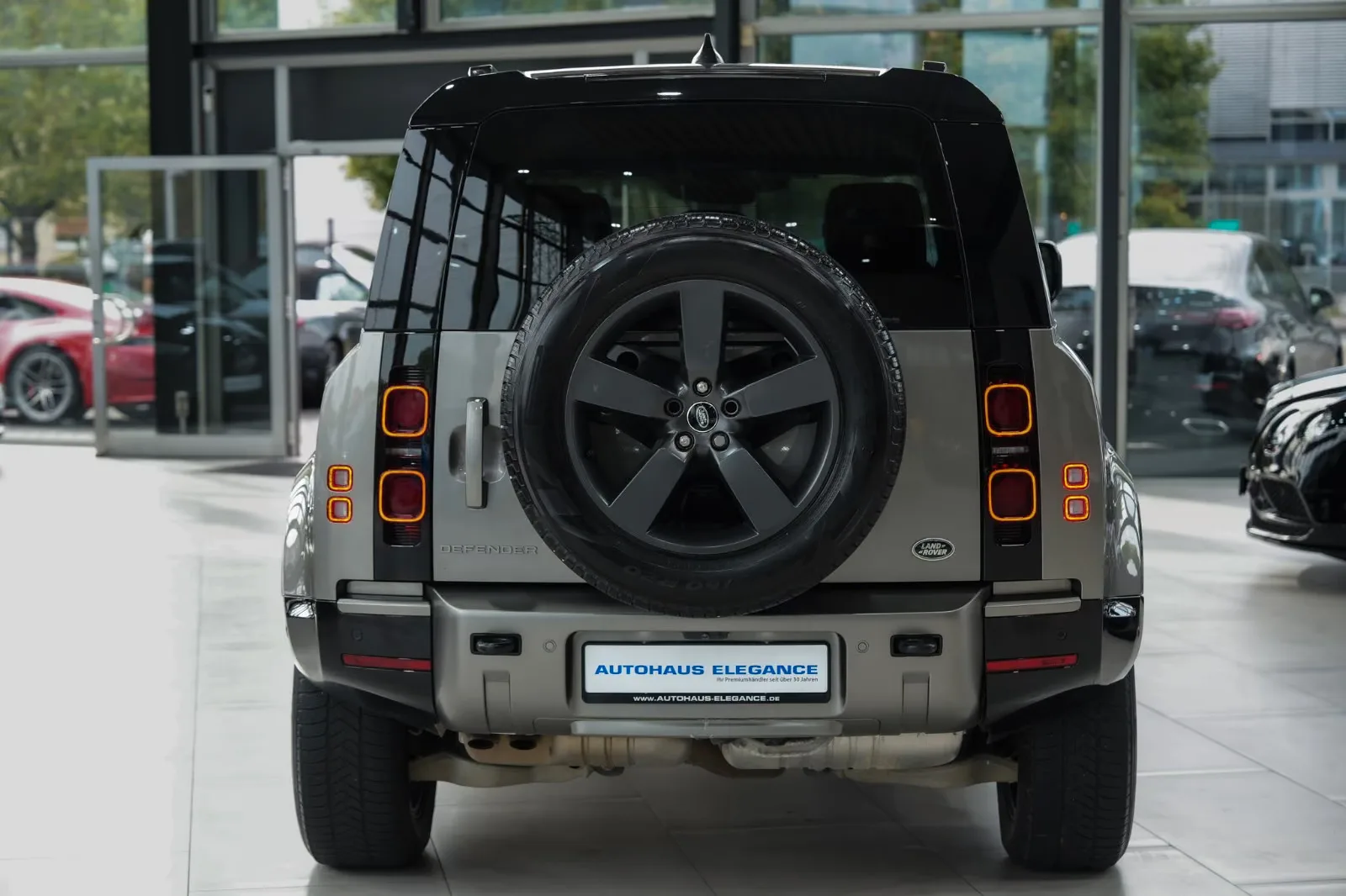 2023 Land Rover Defender 110 X-Dynamic SE, 6/30