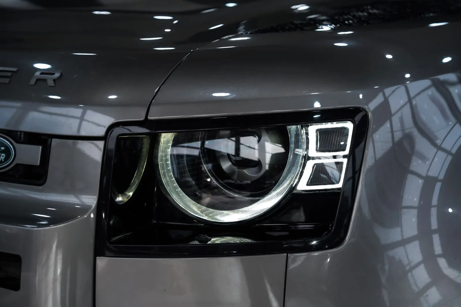 2023 Land Rover Defender 110 X-Dynamic SE, 12/30