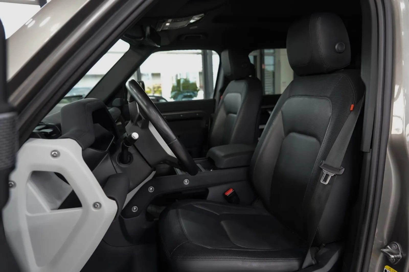 2023 Land Rover Defender 110 X-Dynamic SE, 14/30