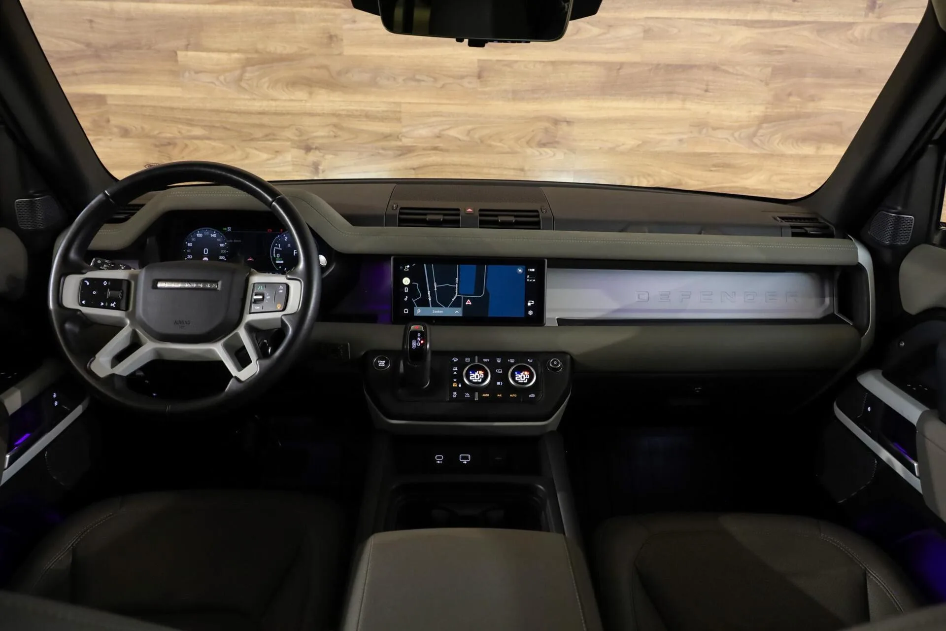 2023 Land Rover Defender 110 P400e XS Edition, 3/30