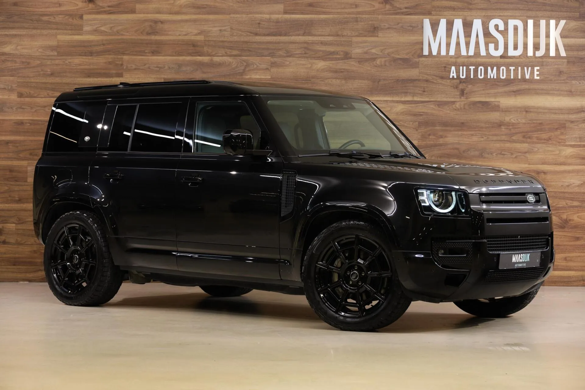 2023 Land Rover Defender 110 P400e XS Edition, 4/30