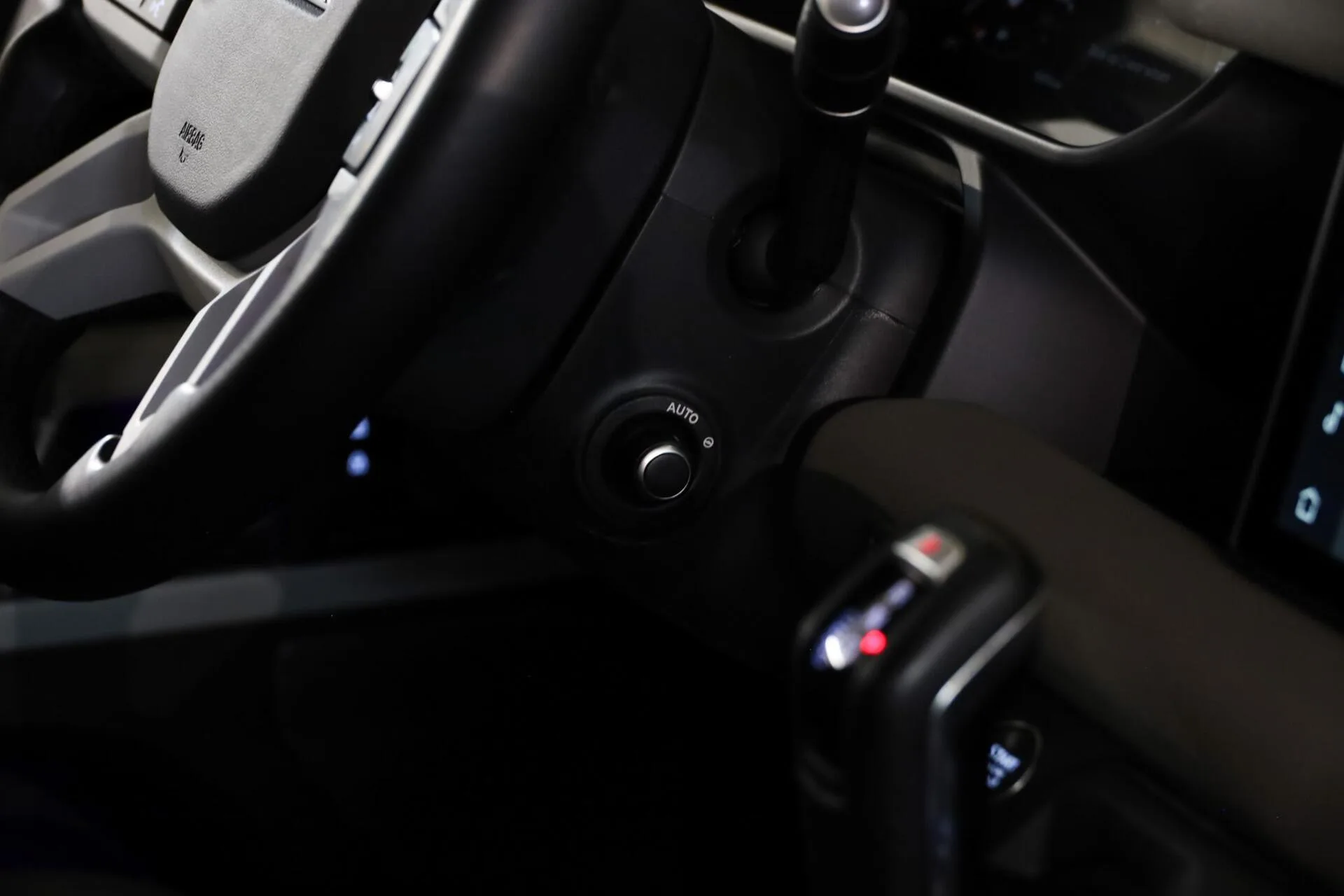 2023 Land Rover Defender 110 P400e XS Edition, 29/30