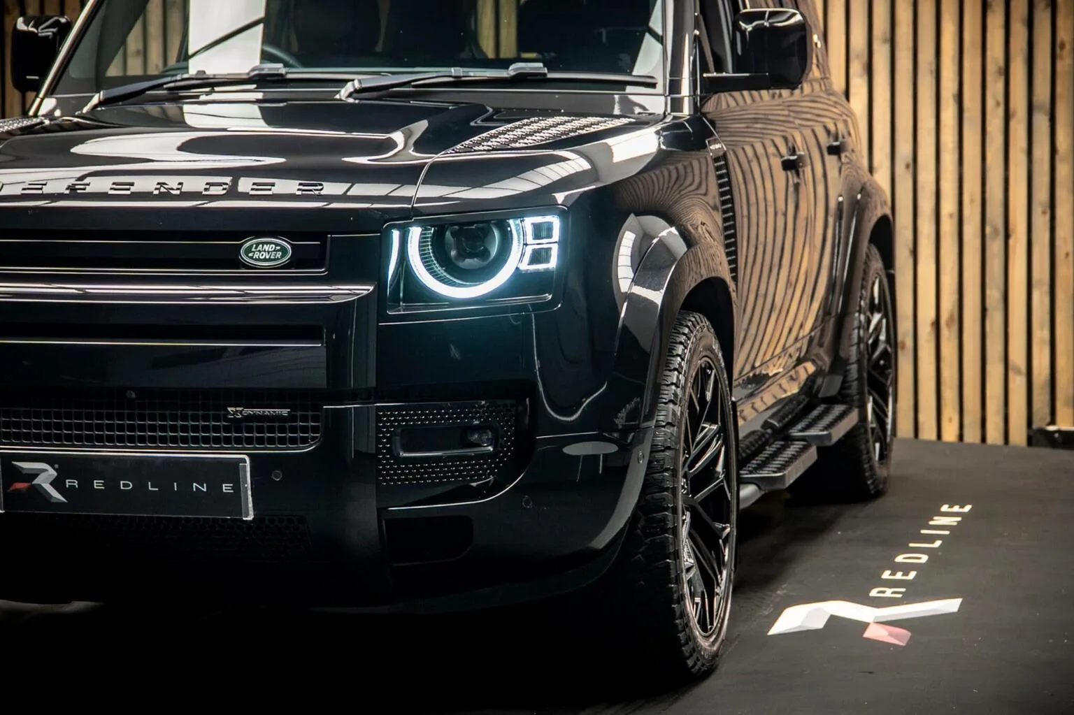 2023 Land Rover Defender 110 D250 X-Dynamic SE, 12/30