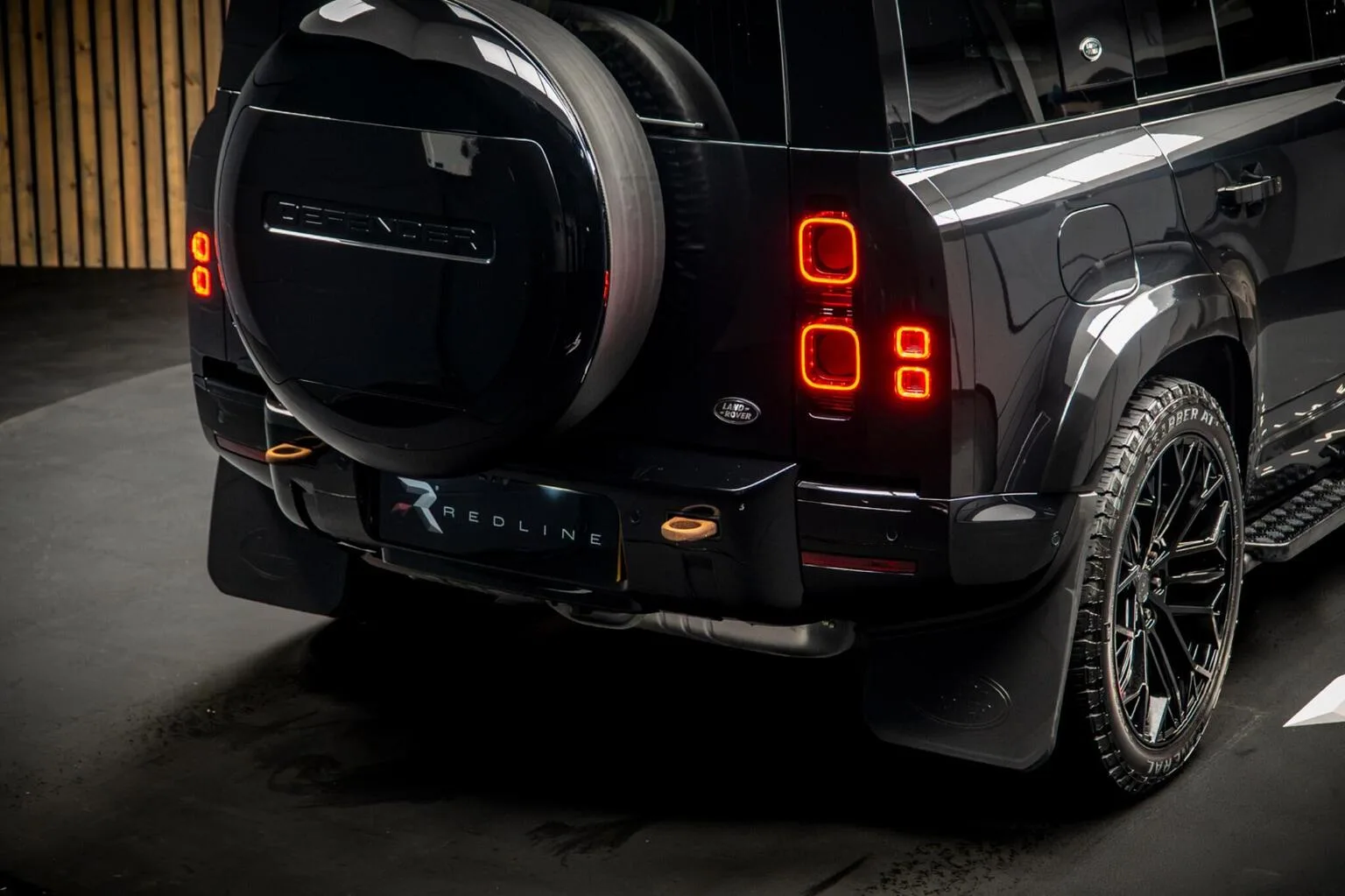 2023 Land Rover Defender 110 D250 X-Dynamic SE, 21/30
