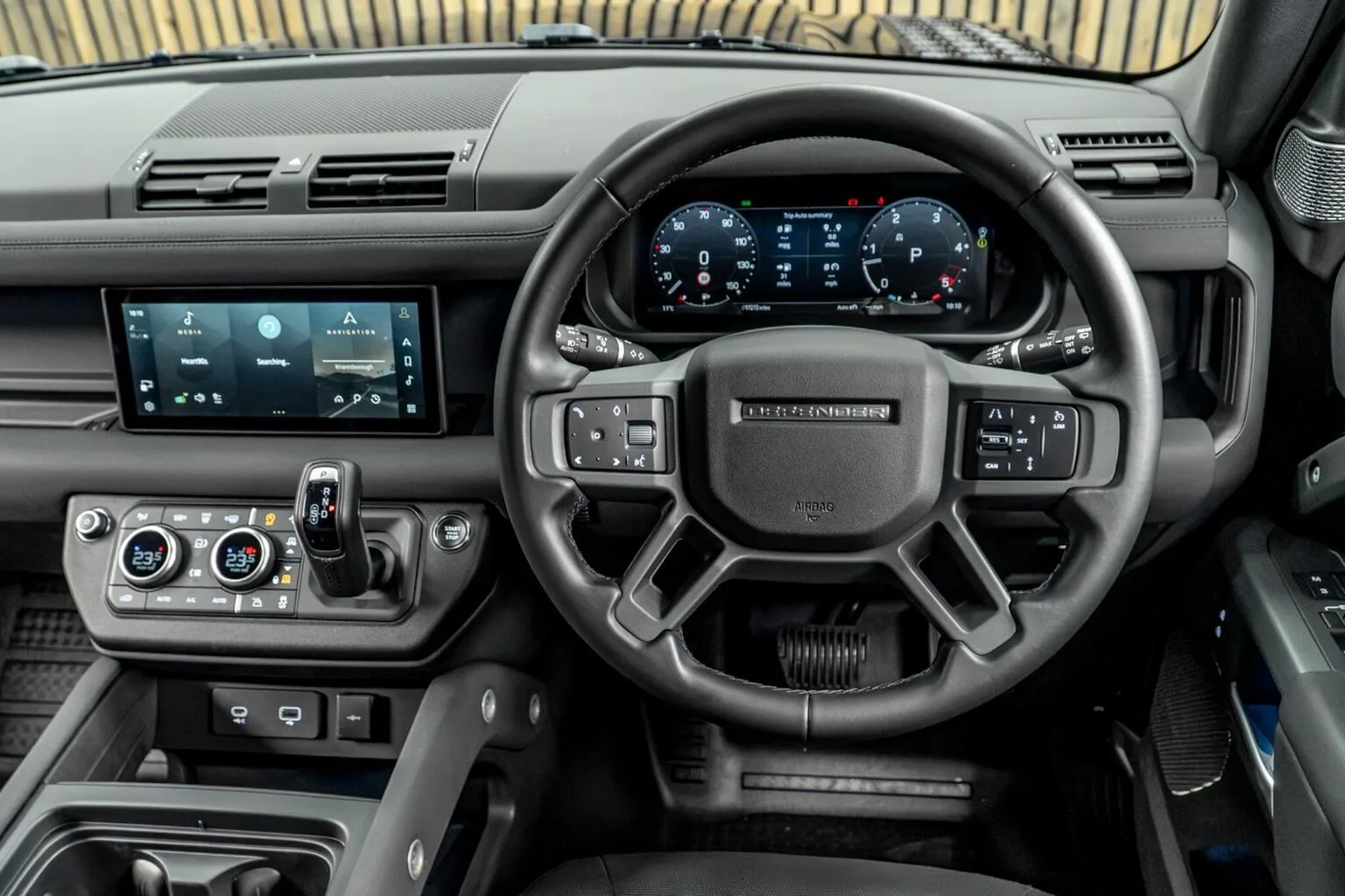 2023 Land Rover Defender 110 D250 X-Dynamic SE, 25/30