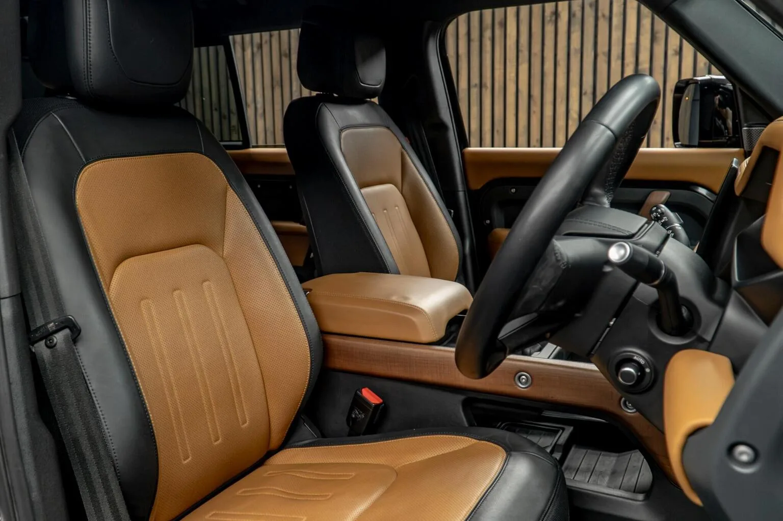 2023 Land Rover Defender 110 P400 X, 2/30