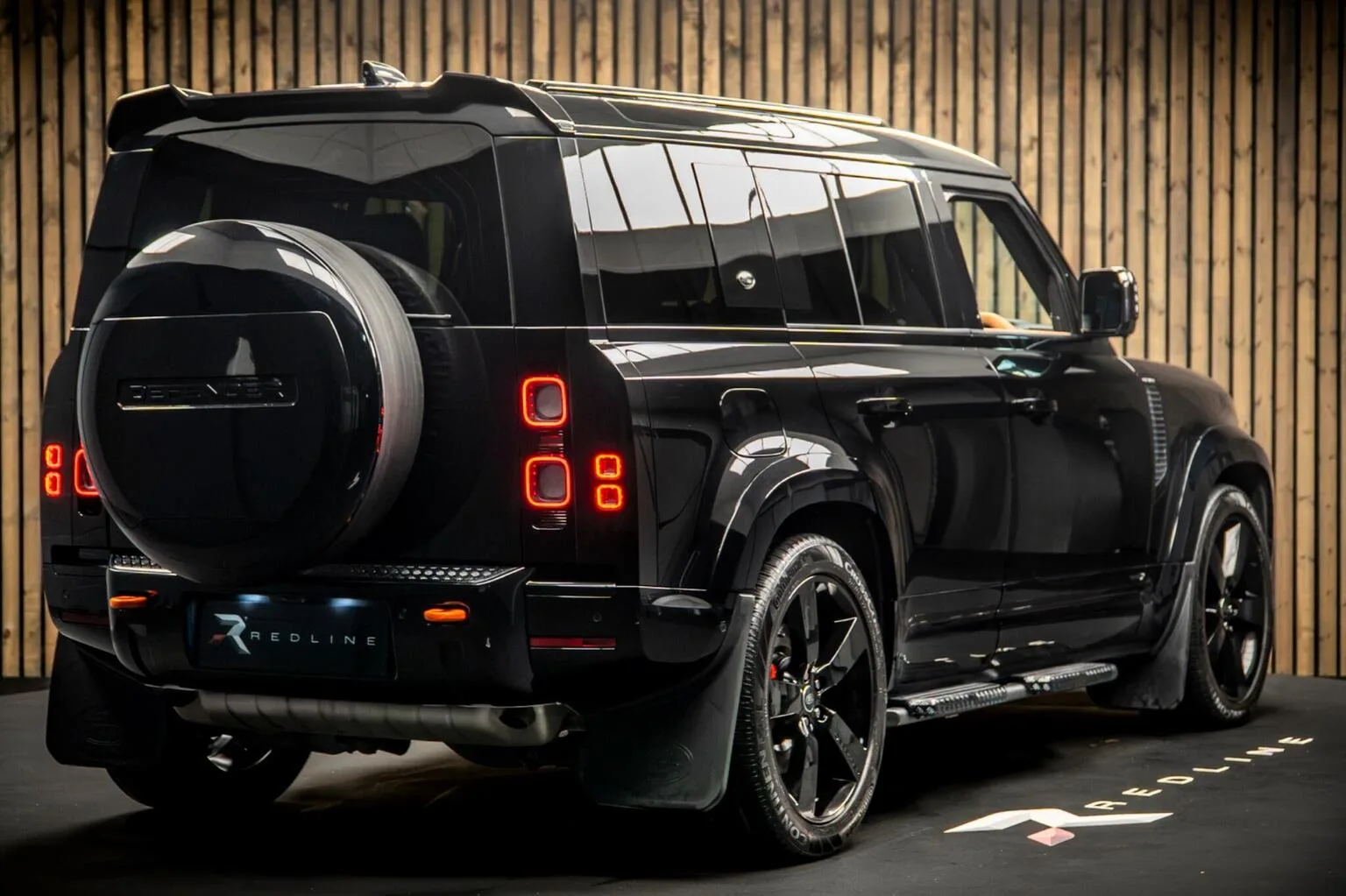 2023 Land Rover Defender 110 P400 X, 4/30