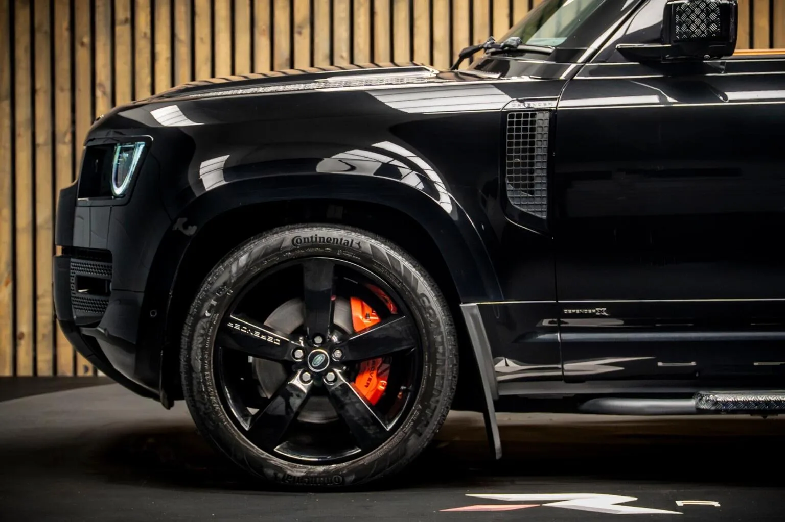 2023 Land Rover Defender 110 P400 X, 8/30
