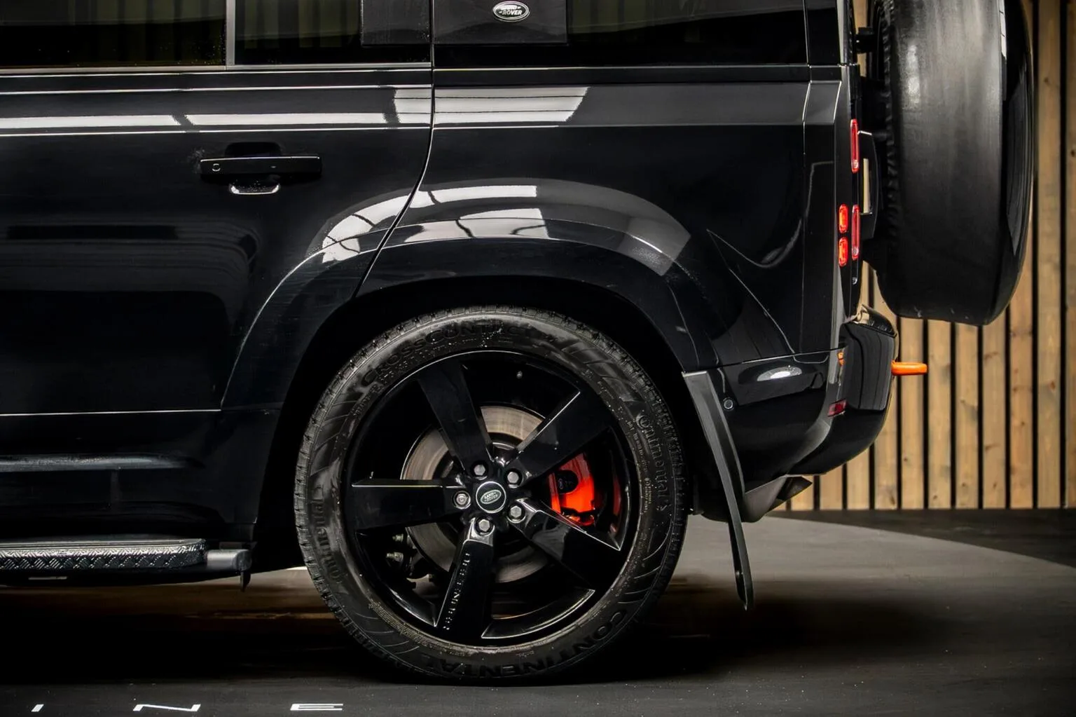 2023 Land Rover Defender 110 P400 X, 17/30