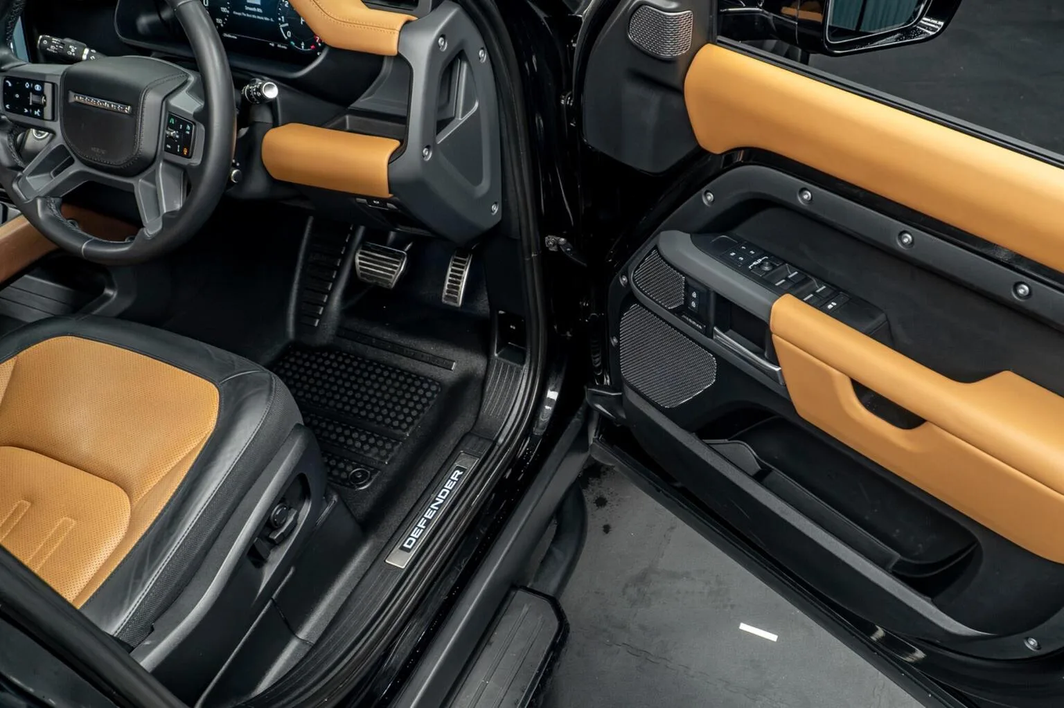 2023 Land Rover Defender 110 P400 X, 28/30