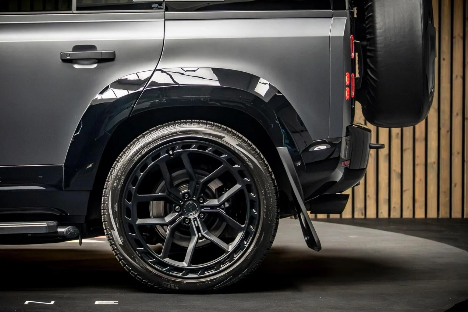 2023 Land Rover Defender 110 V8 Carpathian Edition Urban XRS, 17/30