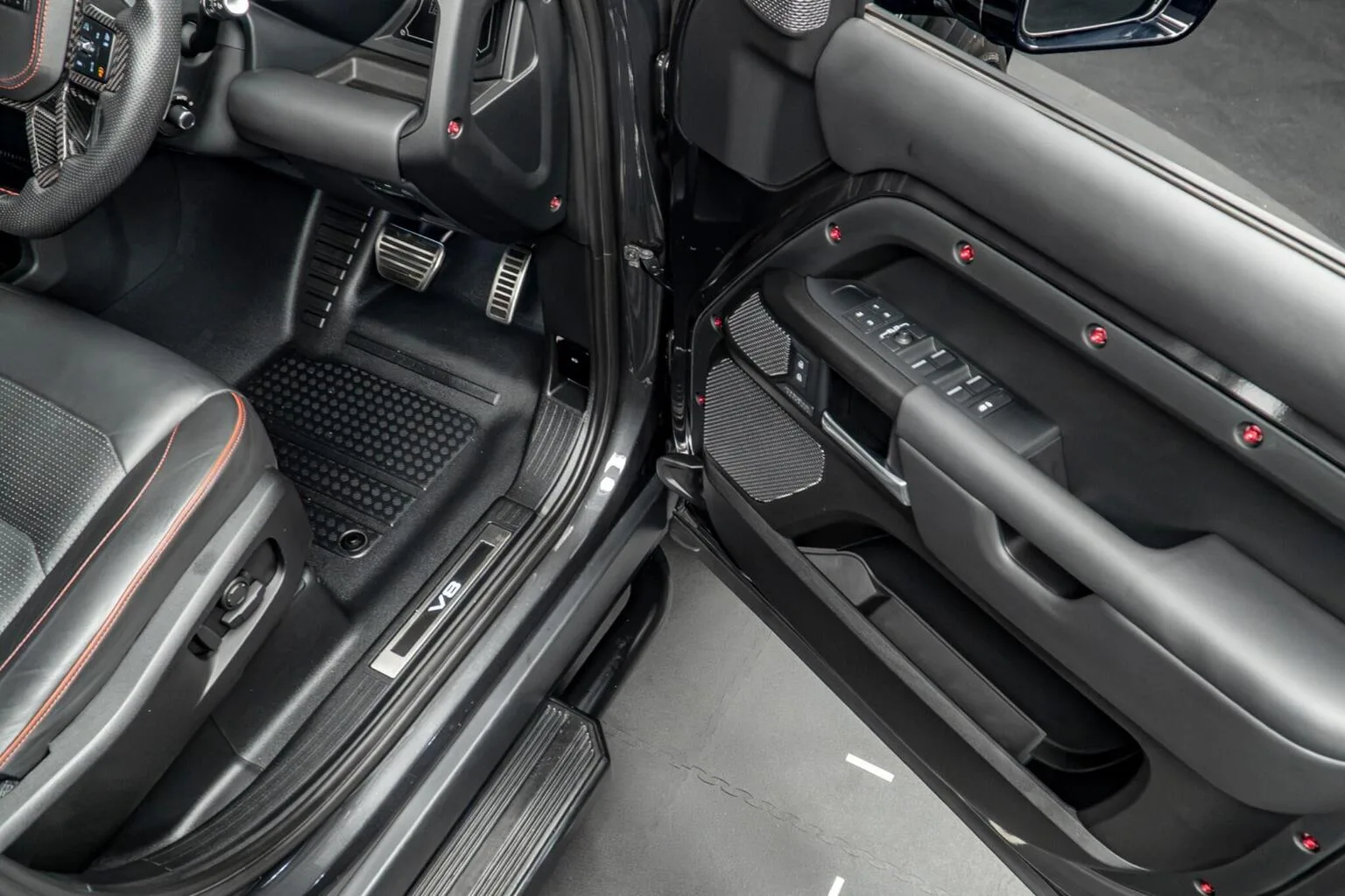 2023 Land Rover Defender 110 V8 Carpathian Edition Urban XRS, 28/30