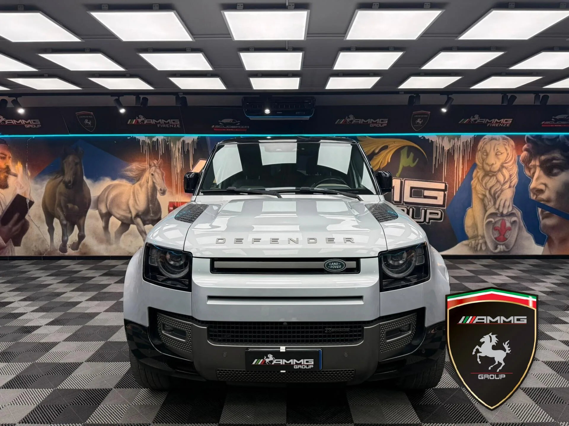 2023 Land Rover Defender 90 X-Dynamic HSE, 2/15