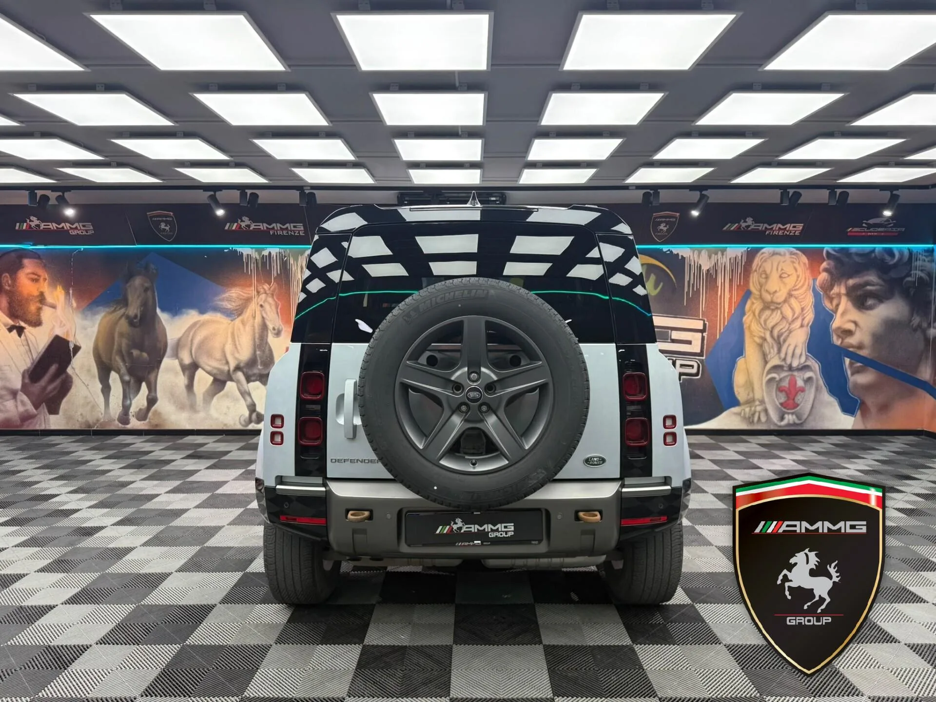 2023 Land Rover Defender 90 X-Dynamic HSE, 6/15