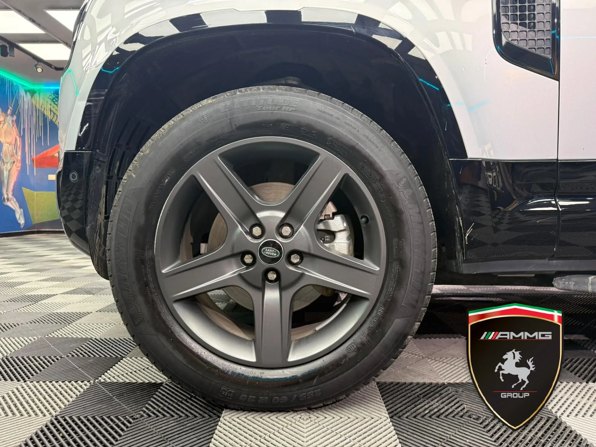 2023 Land Rover Defender 90 X-Dynamic HSE, 8/15