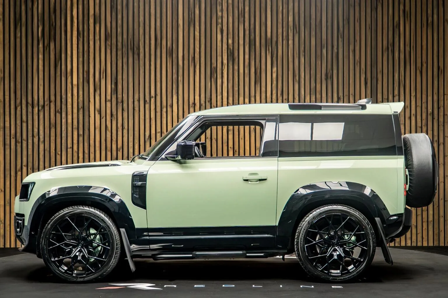 2023 Land Rover Defender 90 D300 75th Limited Edition, 7/30