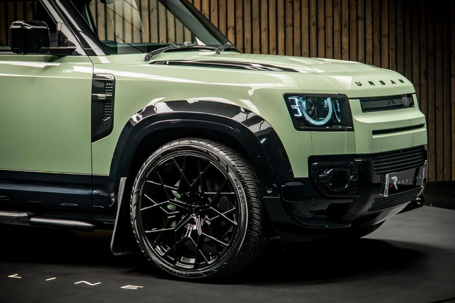 2023 Land Rover Defender 90 D300 75th Limited Edition, 9/30