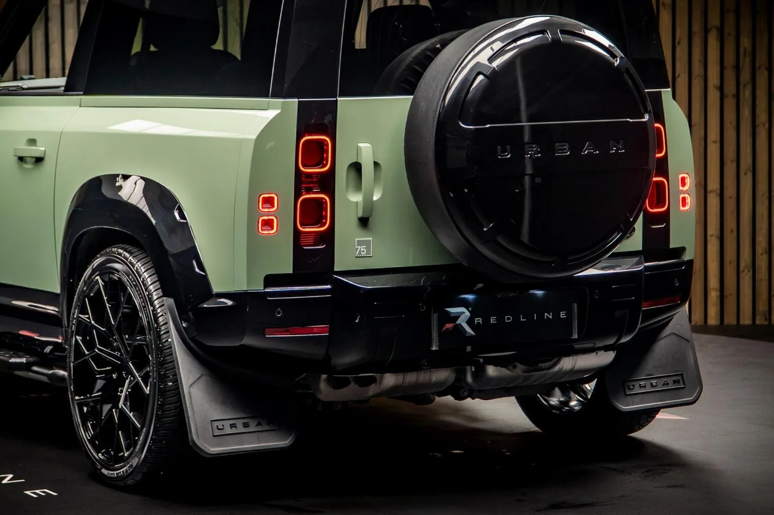 2023 Land Rover Defender 90 D300 75th Limited Edition, 19/30