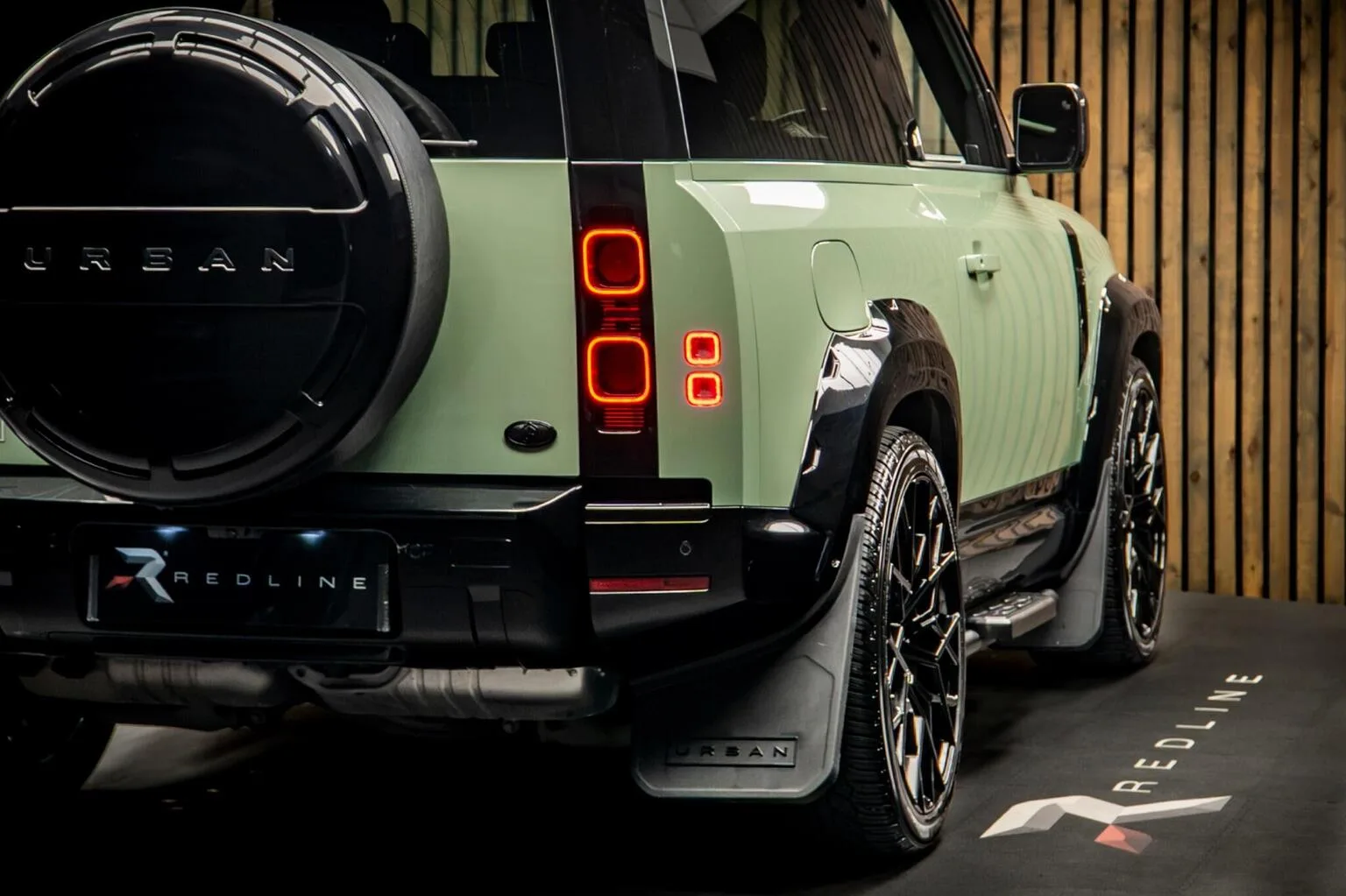 2023 Land Rover Defender 90 D300 75th Limited Edition, 20/30