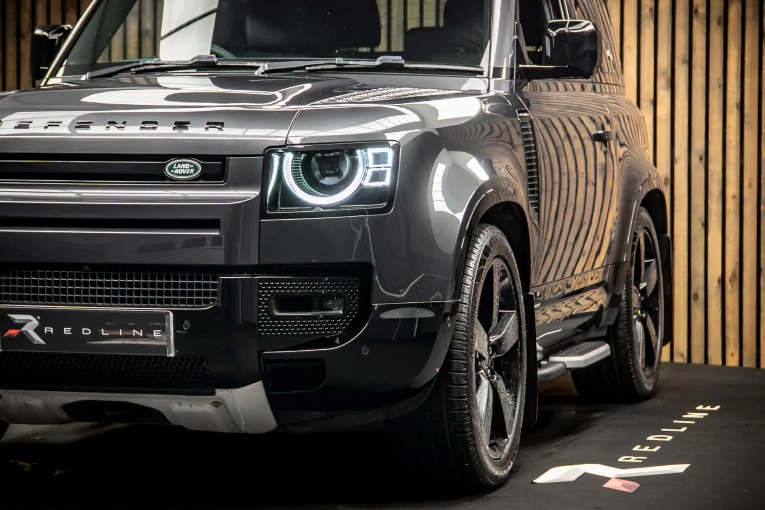2023 Land Rover Defender 90 V8, 13/30