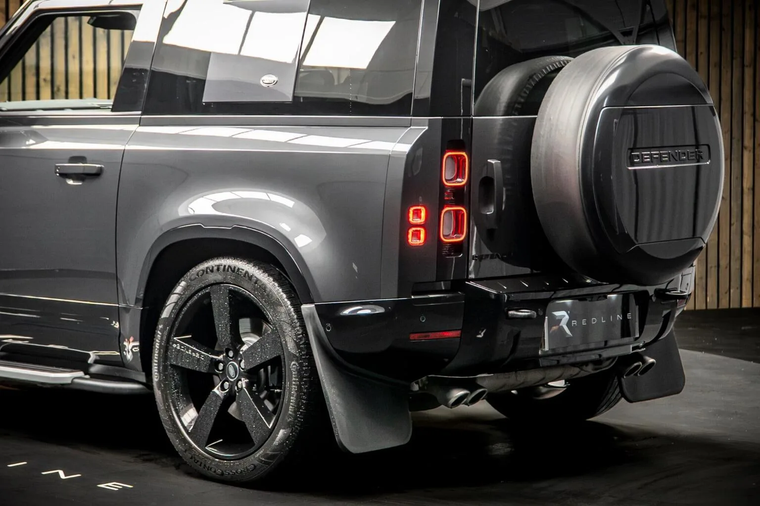 2023 Land Rover Defender 90 V8, 15/30