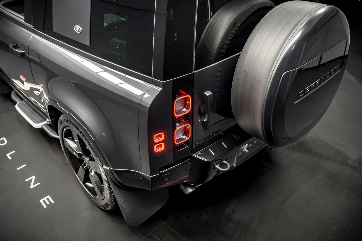 2023 Land Rover Defender 90 V8, 16/30