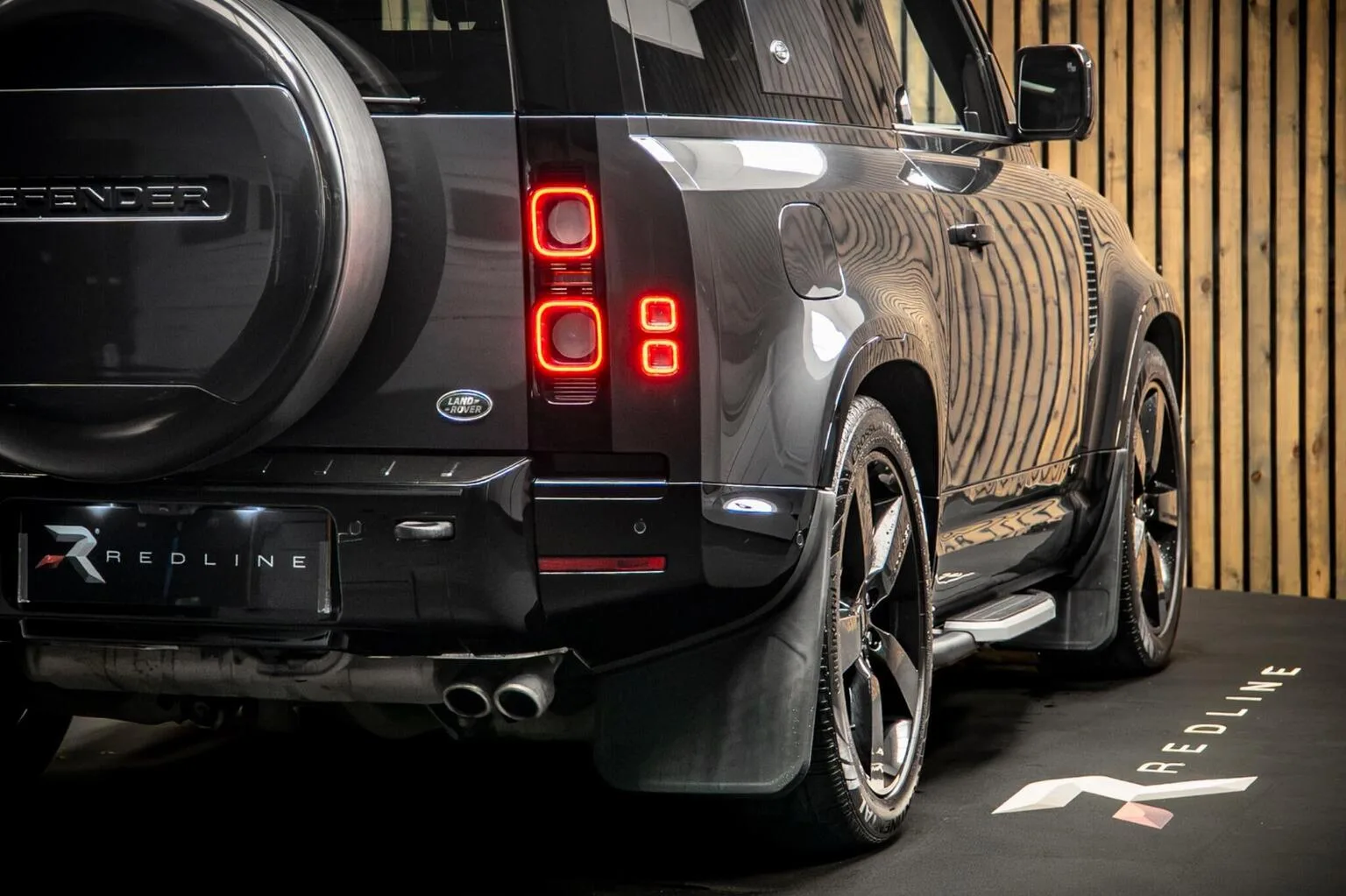 2023 Land Rover Defender 90 V8, 18/30