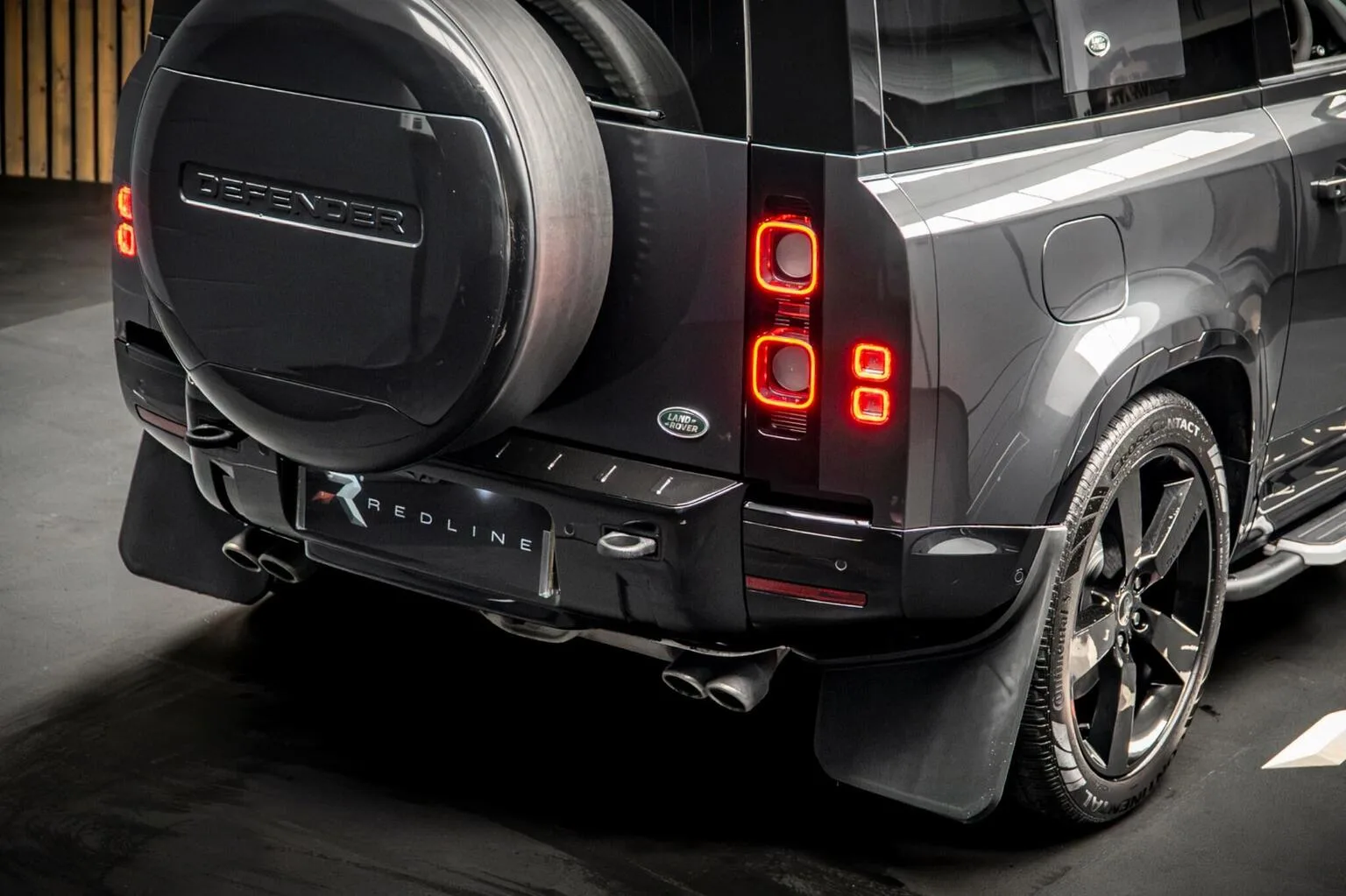 2023 Land Rover Defender 90 V8, 19/30