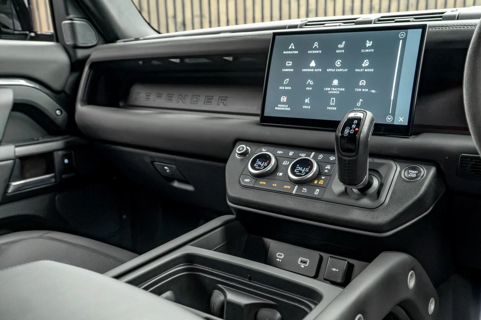 2023 Land Rover Defender 90 V8, 22/30
