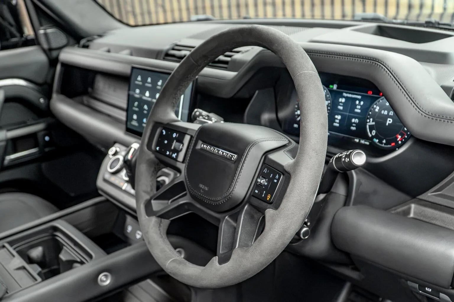 2023 Land Rover Defender 90 V8, 25/30