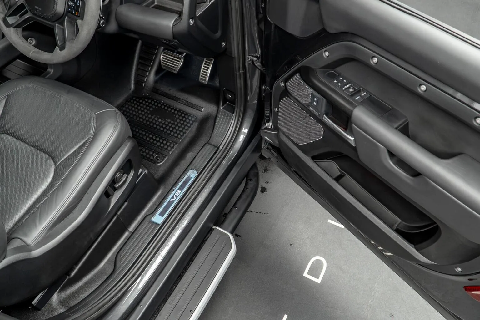 2023 Land Rover Defender 90 V8, 26/30