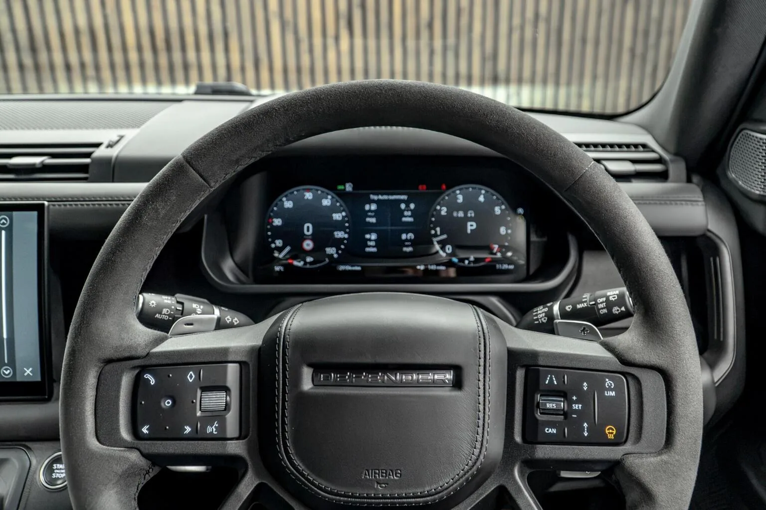 2023 Land Rover Defender 90 V8, 29/30