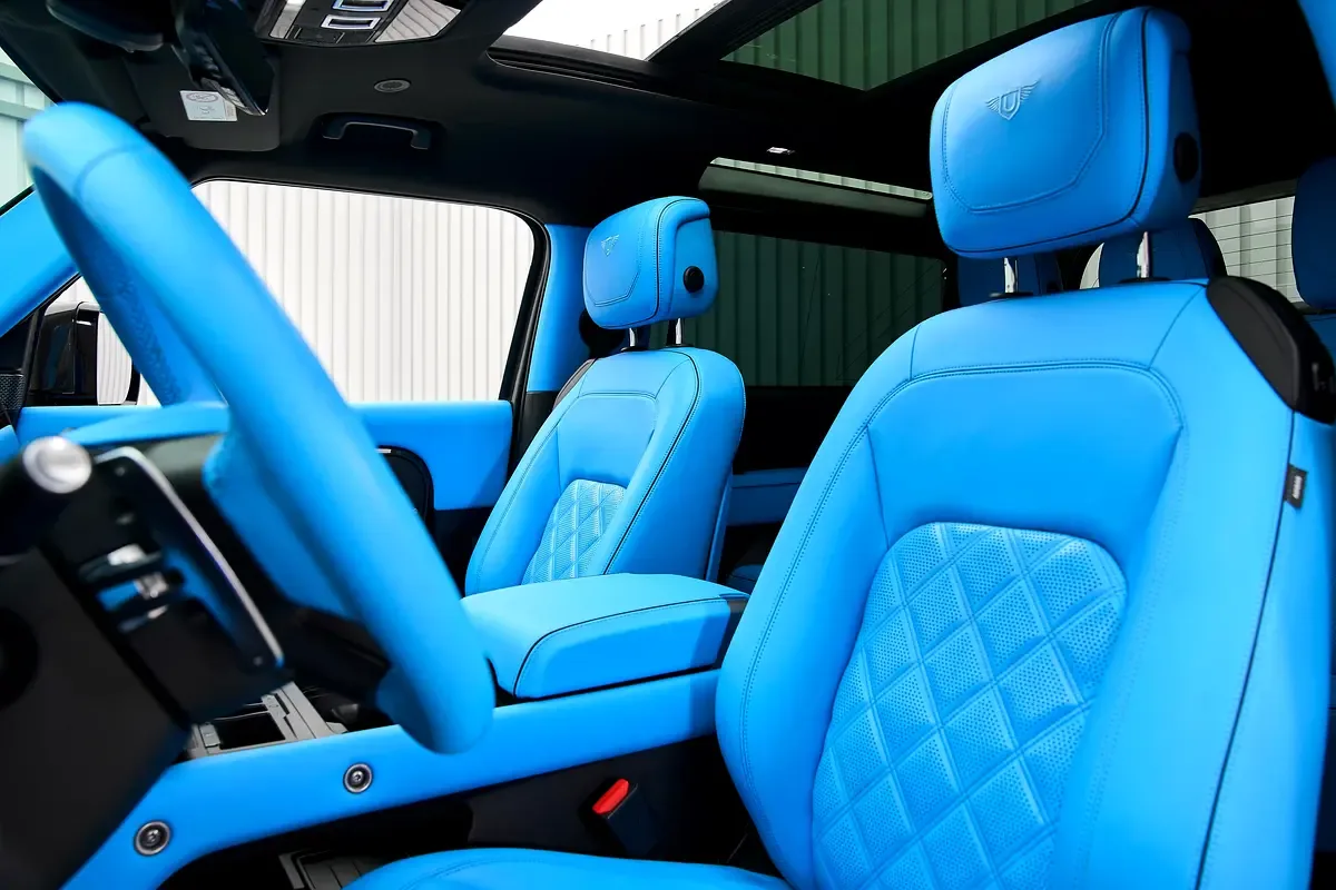 2023 Land Rover Defender 90 V8, 13/14