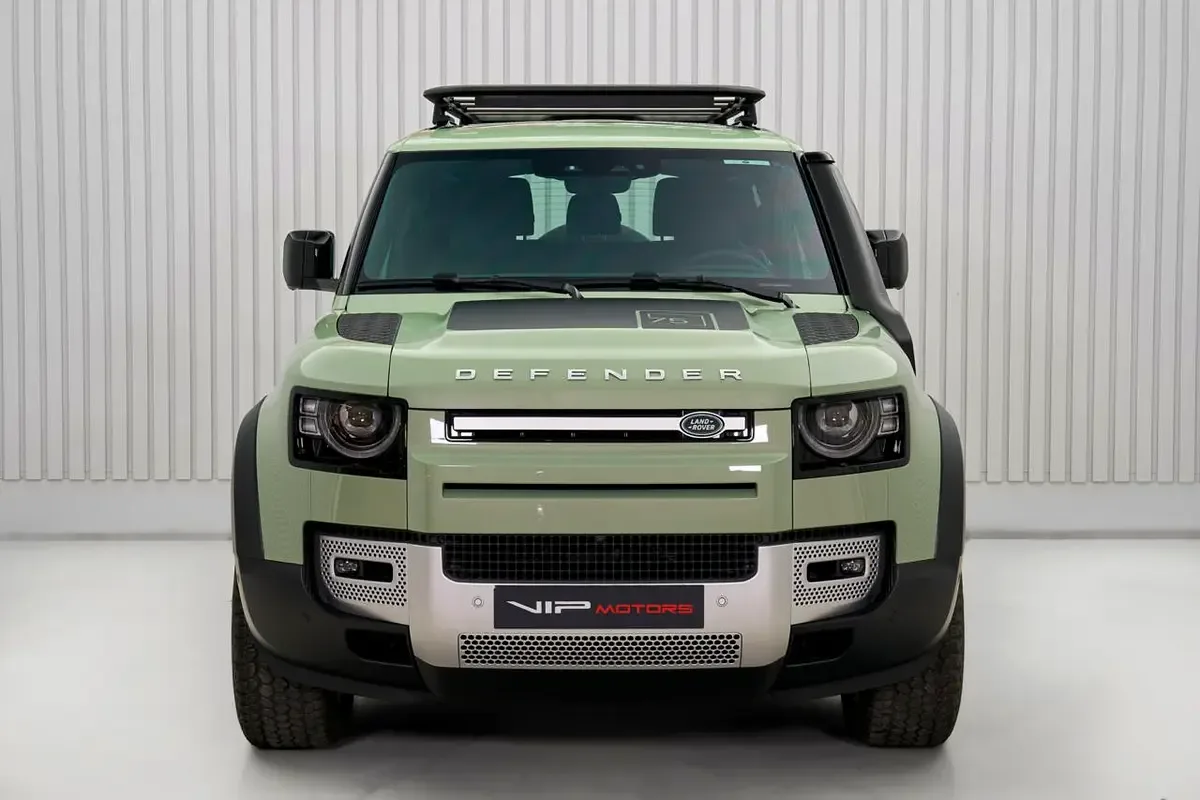 2023 Land Rover Defender 90 P400 75th Limited Edition, 2/12