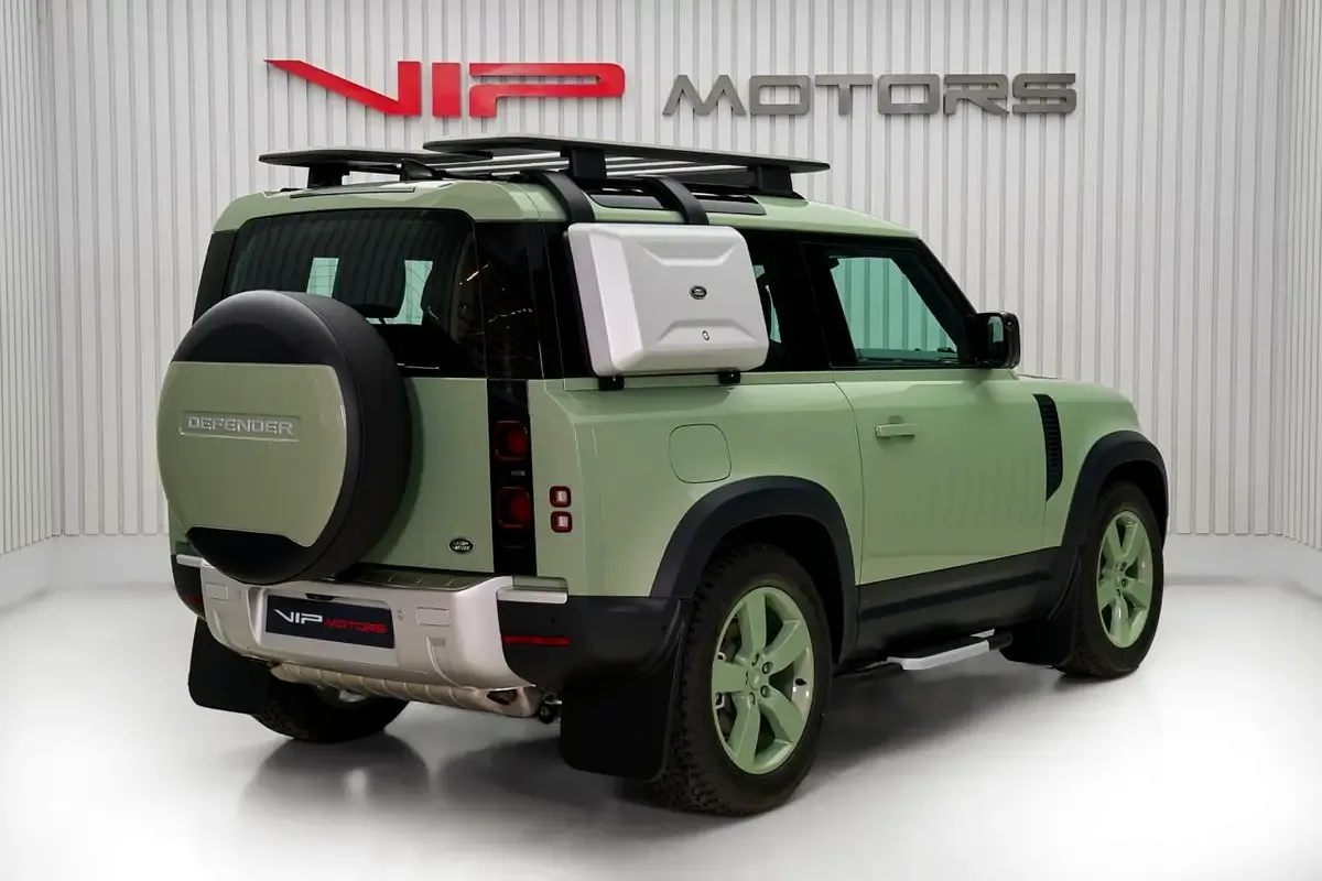 2023 Land Rover Defender 90 P400 75th Limited Edition, 4/12
