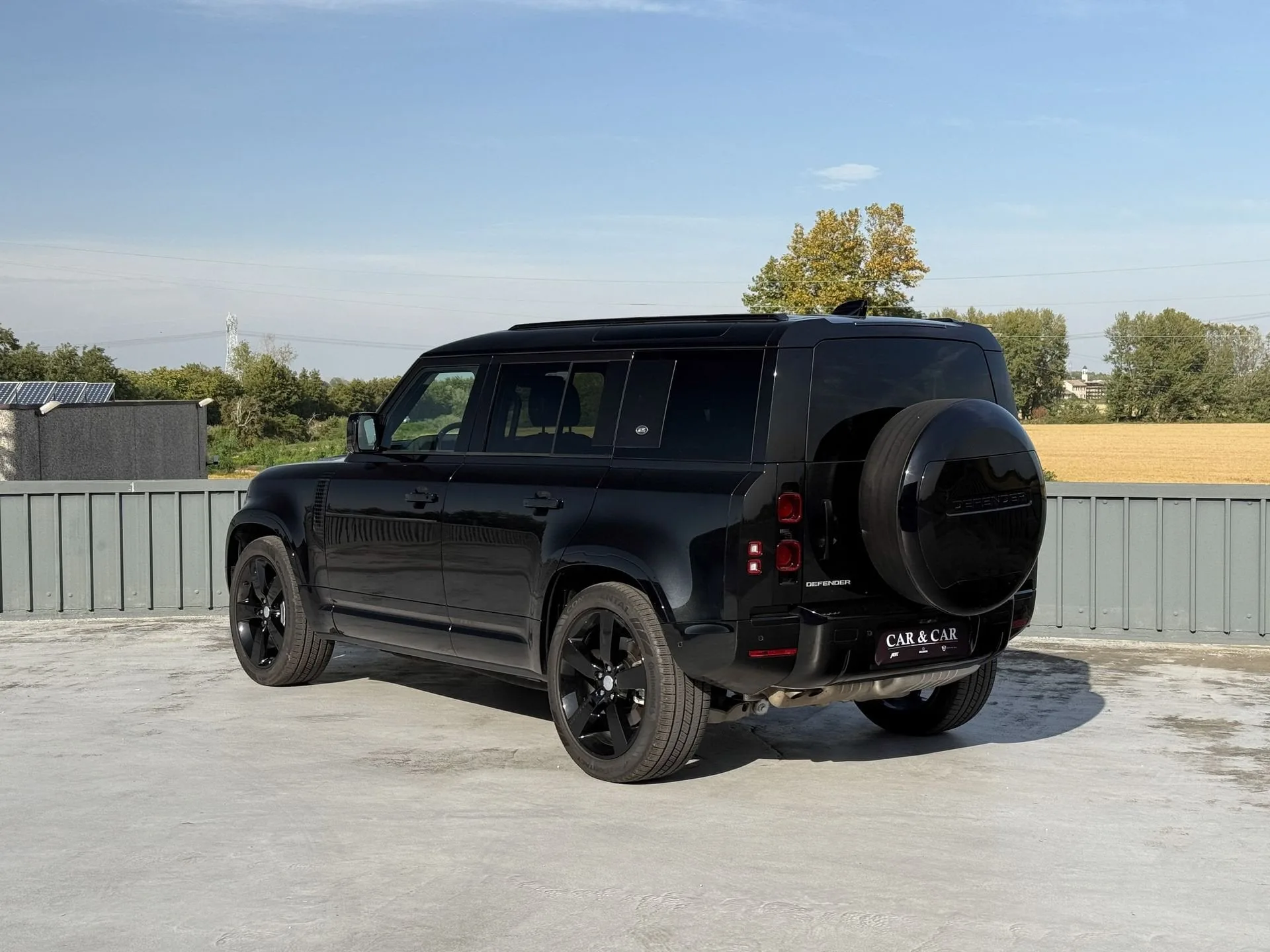 2023 Land Rover Defender, 2/13