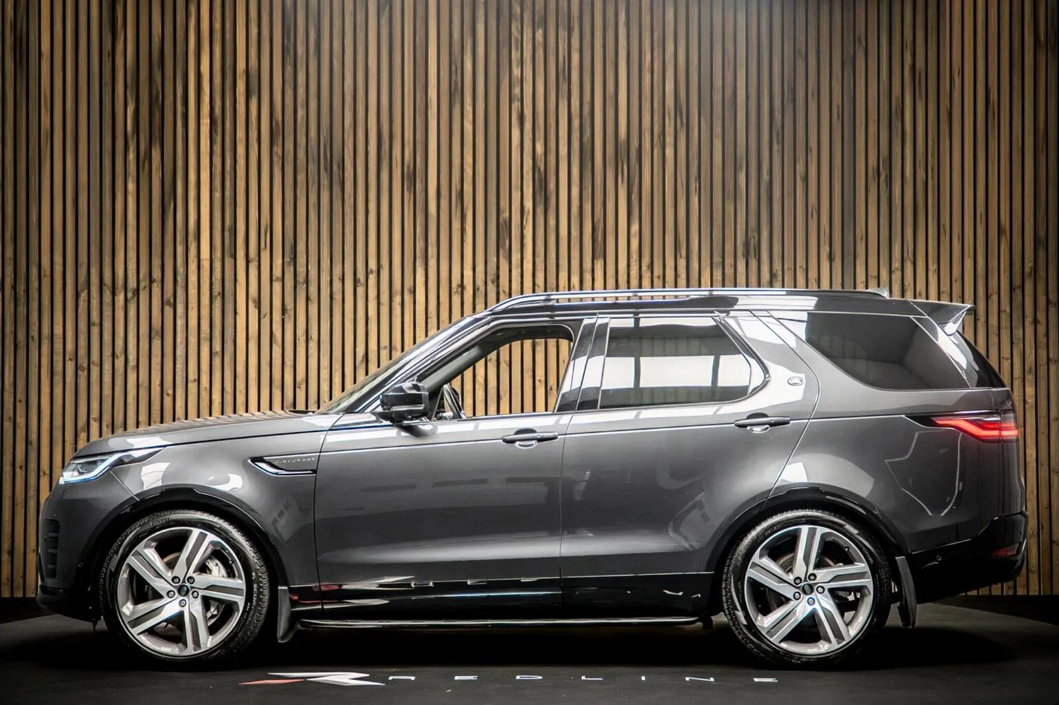 2023 Land Rover Discovery D300 Dynamic HSE, 7/30