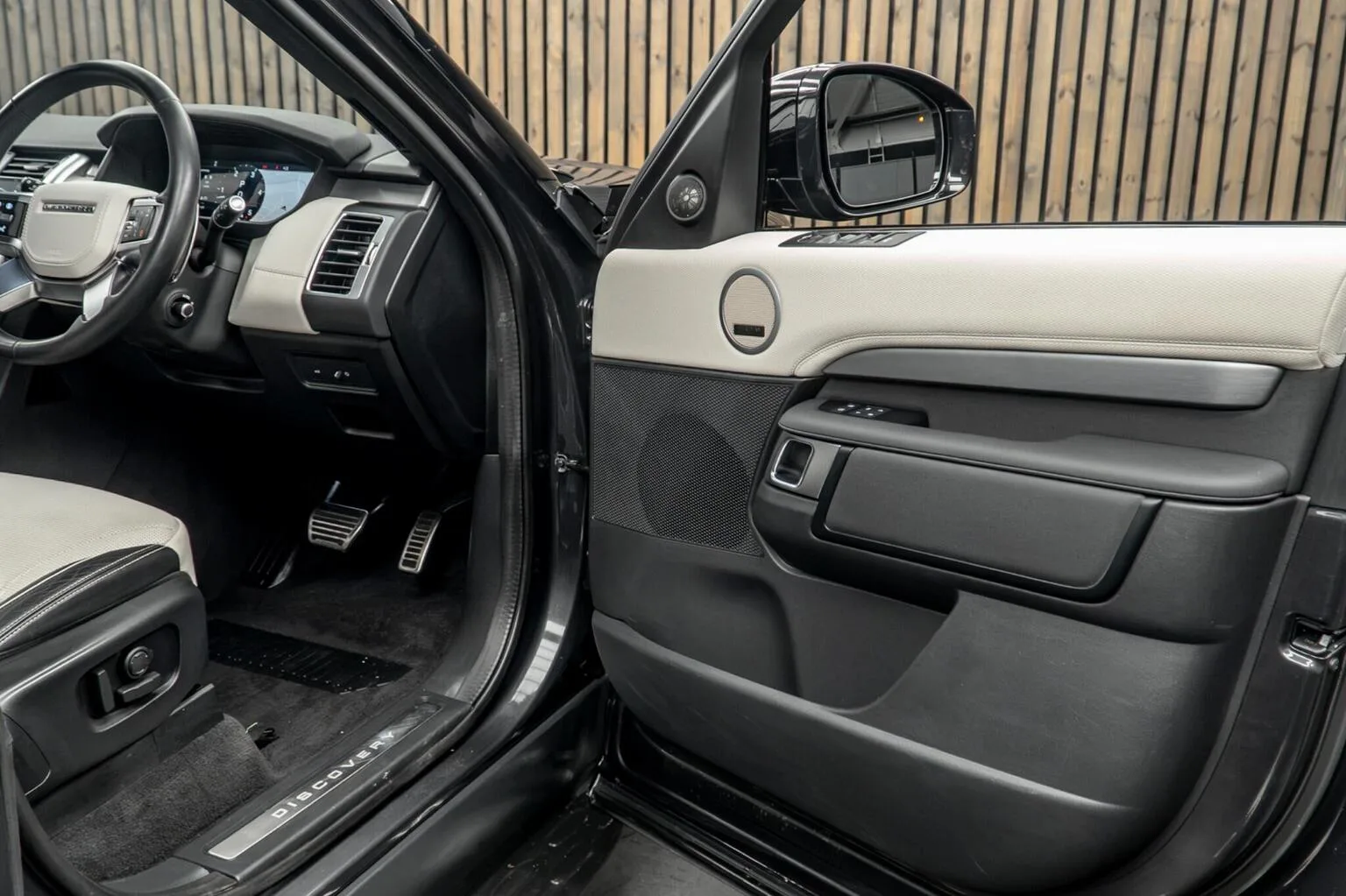 2023 Land Rover Discovery D300 Dynamic HSE, 30/30