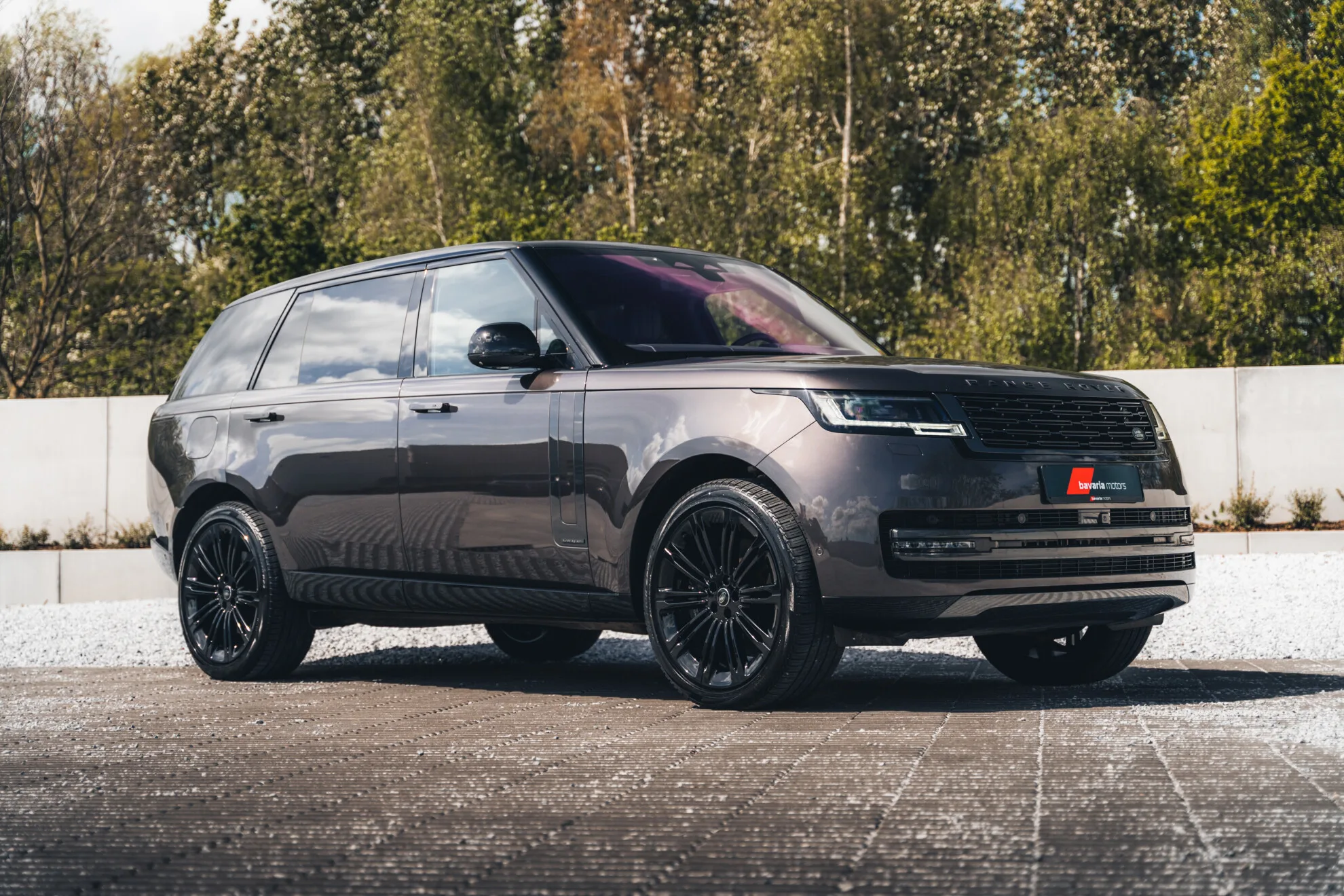 2023 Land Rover Range Rover offered by a specialist dealer in Harelbeke, Belgium, main photo