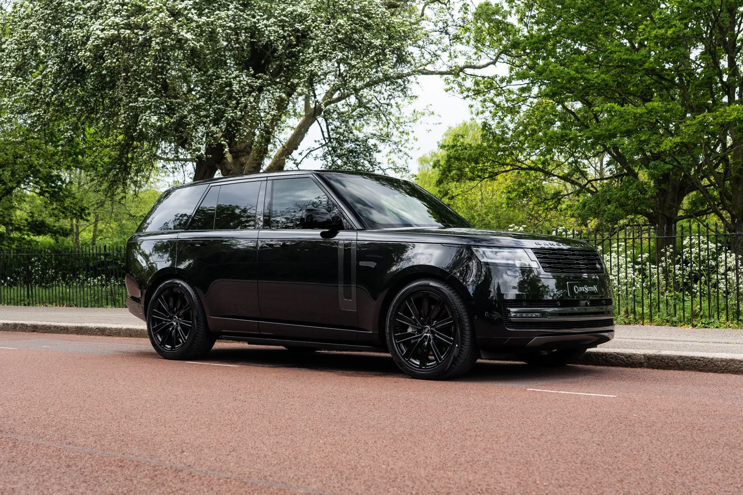 2023 Land Rover Range Rover P440e HSE offered by a specialist dealer in London, United Kingdom, main photo