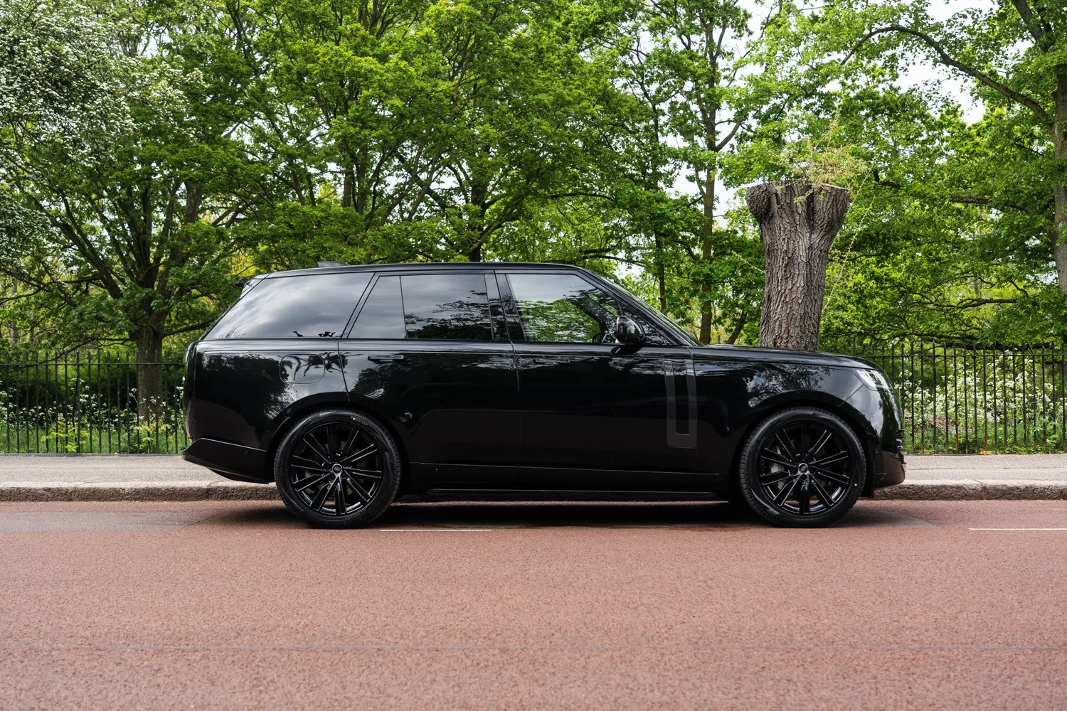 2023 Land Rover Range Rover P440e HSE, 3/30