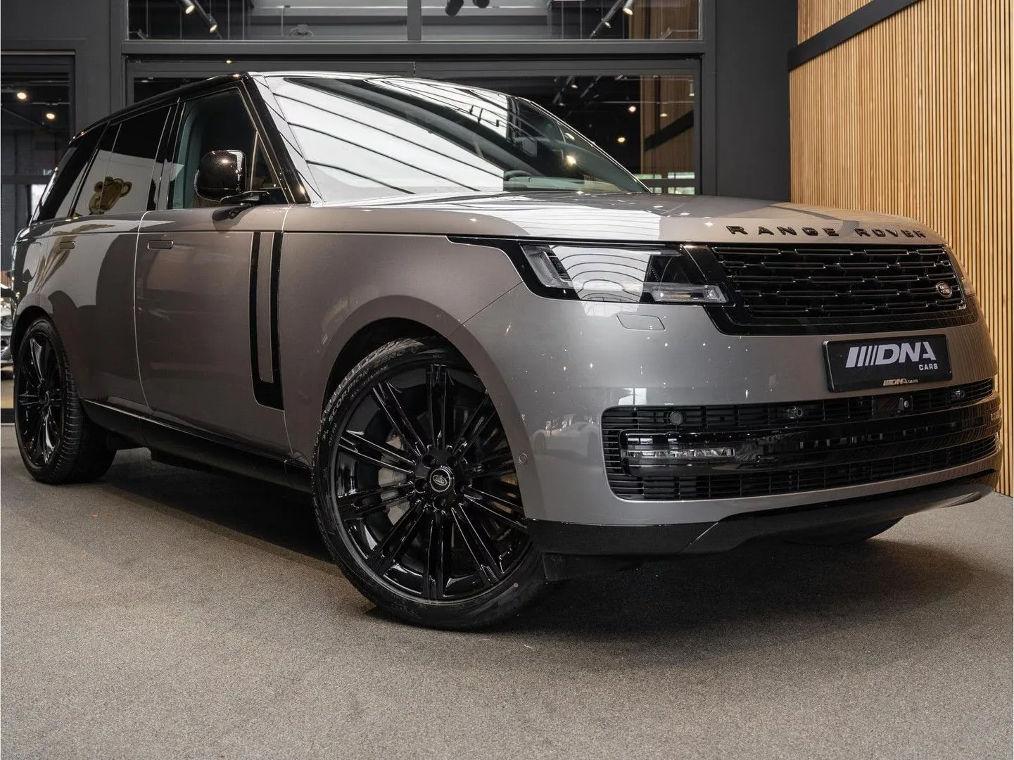 2023 Land Rover Range Rover P510e HSE offered by a specialist dealer in Naarden, Netherlands, main photo