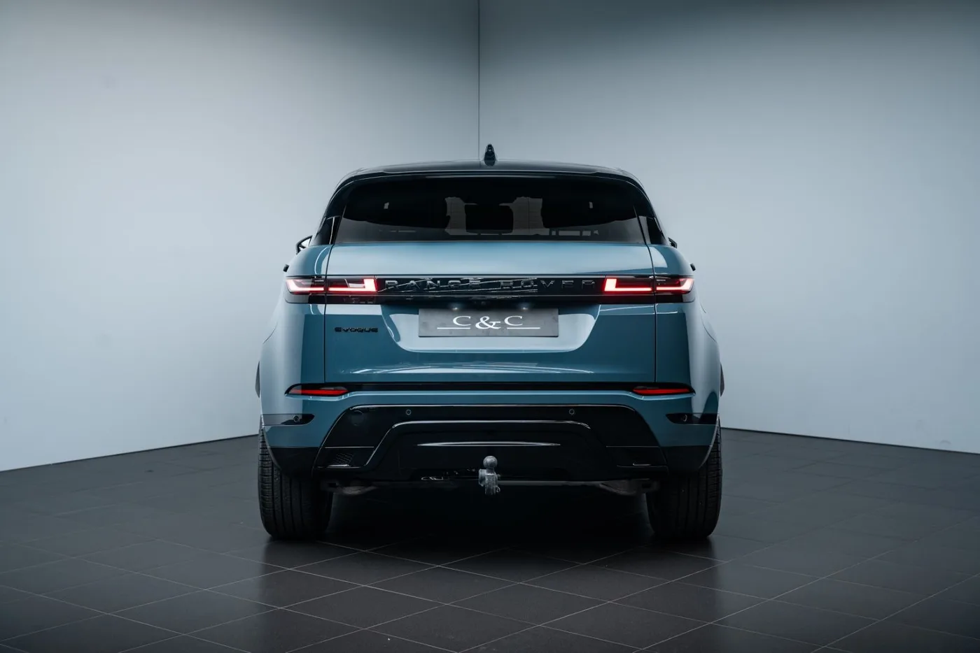 2023 Land Rover Range Rover Evoque Autobiography offered by a specialist dealer in Putzbrunn, Germany, photo 4 of 19