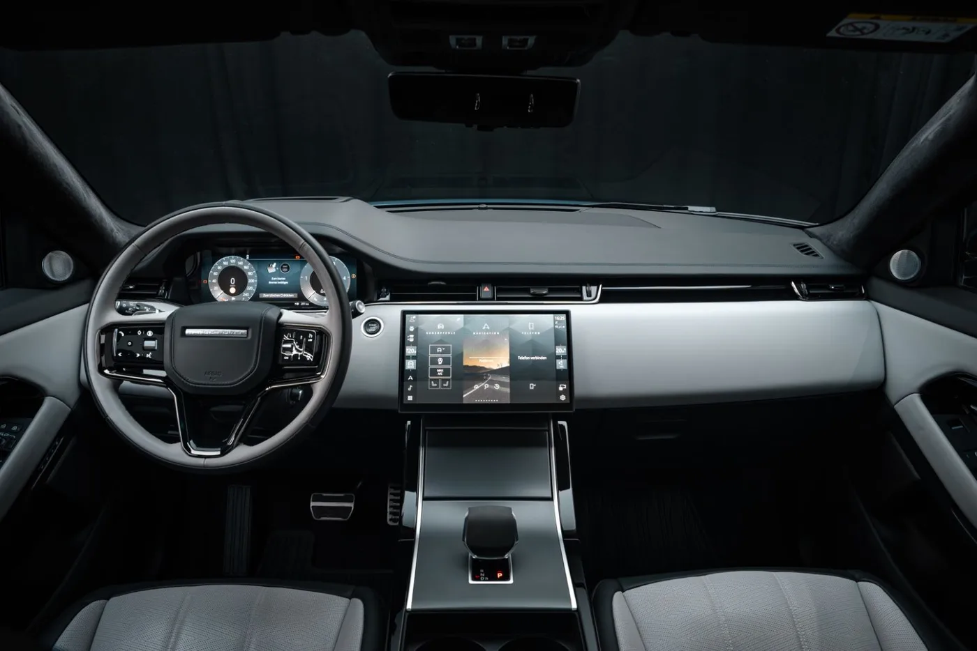 2023 Land Rover Range Rover Evoque Autobiography offered by a specialist dealer in Putzbrunn, Germany, photo 8 of 19